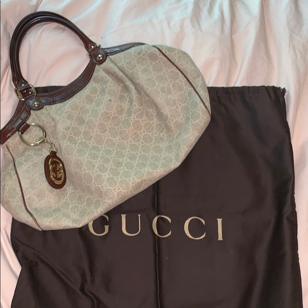 Authentic Gucci Sukey tote with dustbag